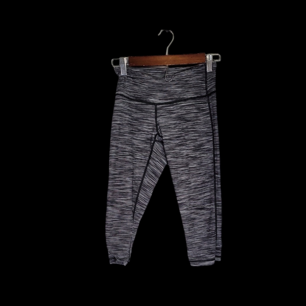 Z byzella patern Gray black women's Capri leggings small